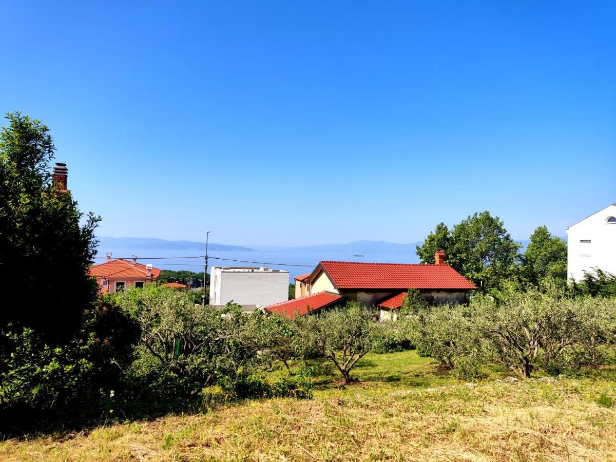 Apartman Pelcic,With Wifi And Free Parking Кострена Экстерьер фото