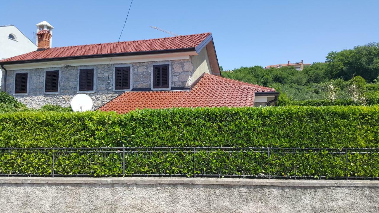 Apartman Pelcic,With Wifi And Free Parking Кострена Экстерьер фото